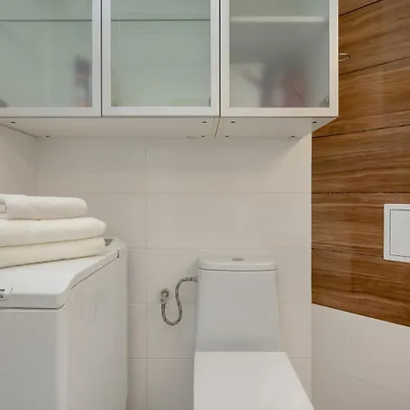 Апартаменти Spacious 3-bedroom Plac Grunwaldzki By Renters