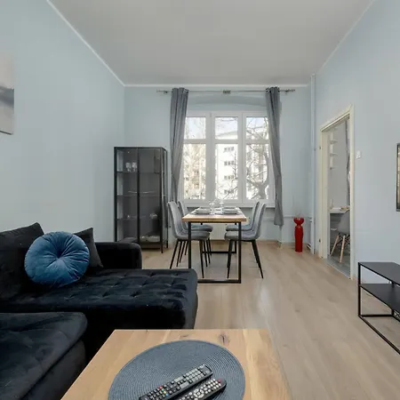Spacious 3-bedroom Plac Grunwaldzki By Renters דירה *