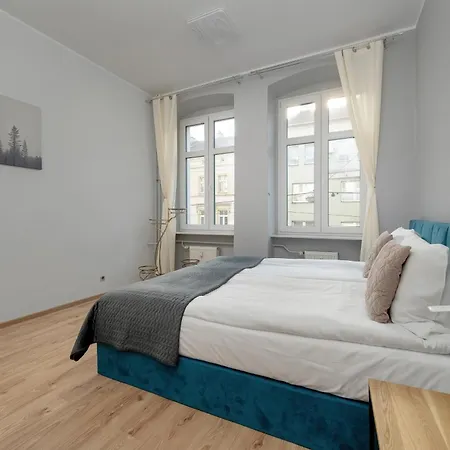 Spacious 3-bedroom Plac Grunwaldzki By Renters Апартаменти *