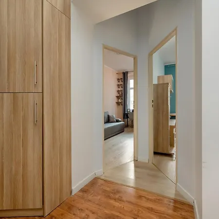 Spacious 3-bedroom Plac Grunwaldzki By Renters Апартаменти *