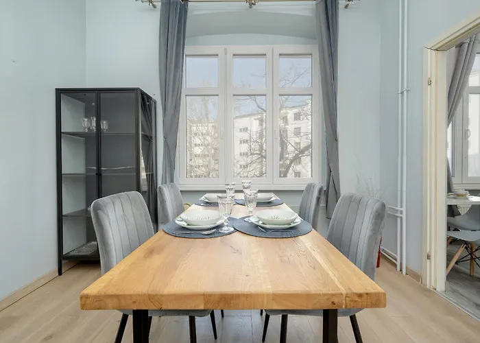Spacious 3-bedroom Plac Grunwaldzki By Renters דירה ורוצלב