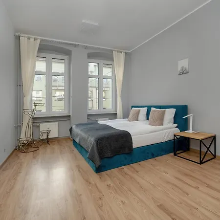 Apartment Spacious 3-bedroom Plac Grunwaldzki By Renters