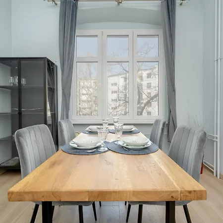 Spacious 3-bedroom Plac Grunwaldzki By Renters Apartment Wroclaw