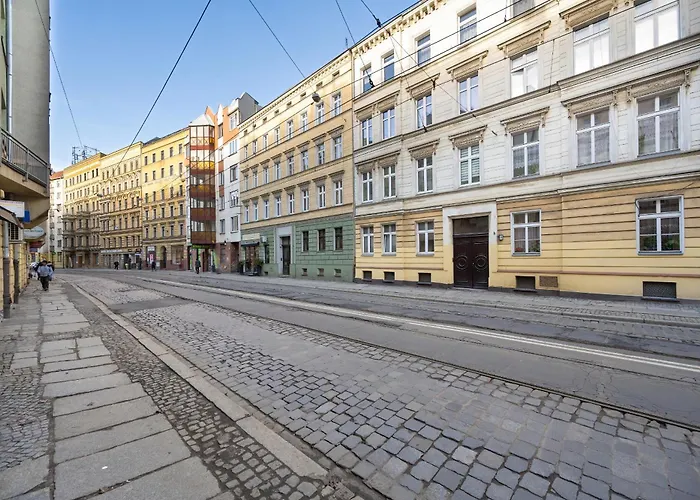 Spacious 3-bedroom Plac Grunwaldzki By Renters